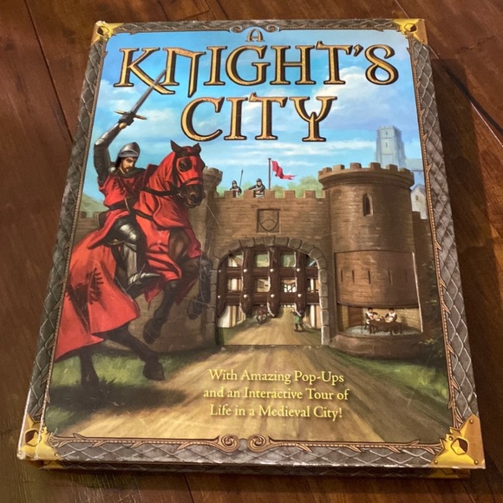 Knight's‎ City: With Pop-Ups and an Interactive Tour of Life in a Medieval City